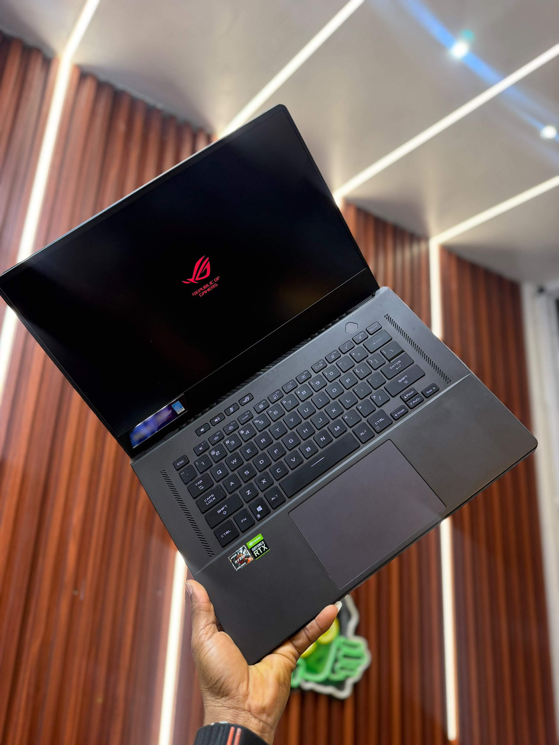 ASUS ROG ZEPHYRUS M16