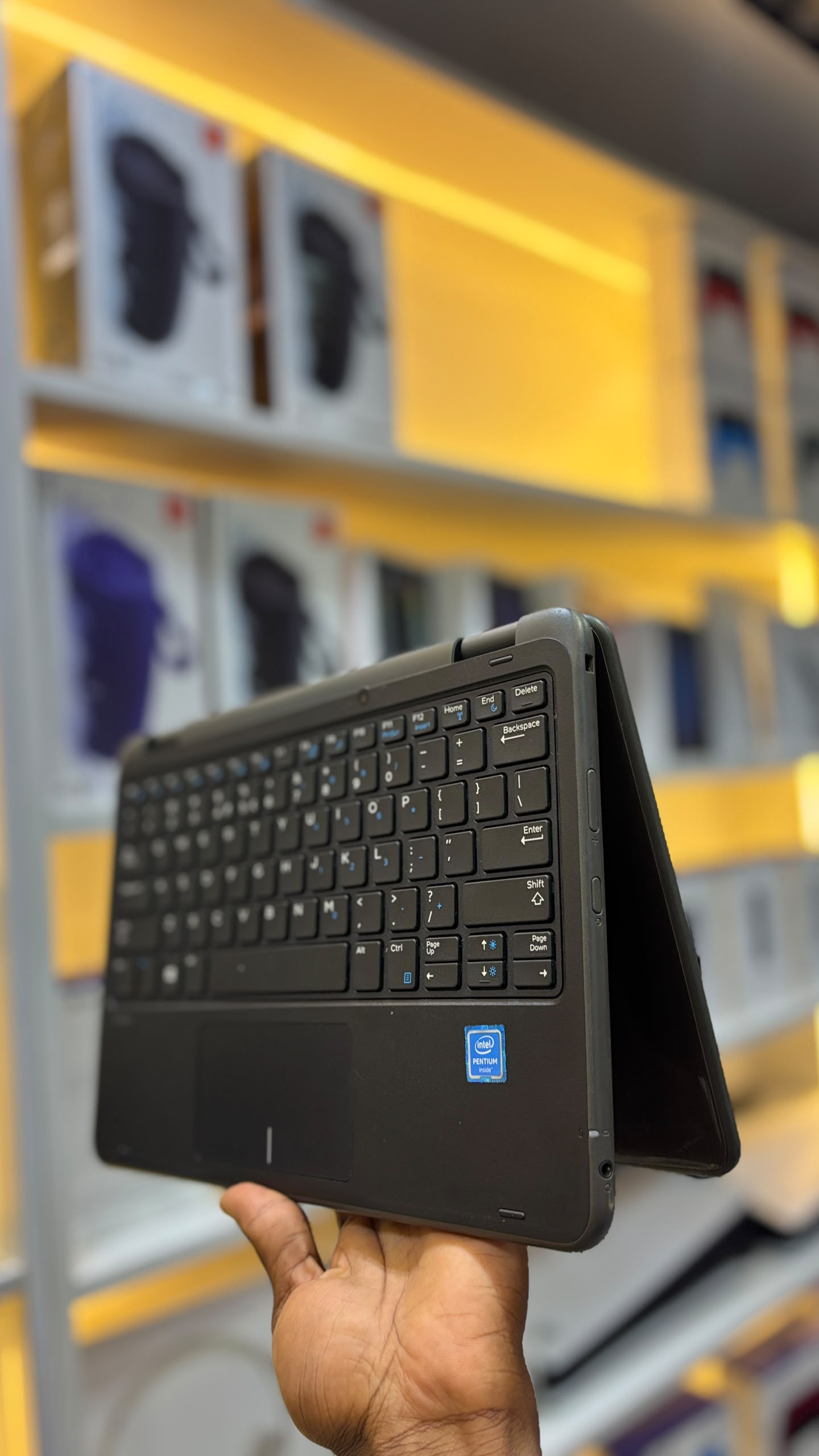 DELL LATITIDE 3190